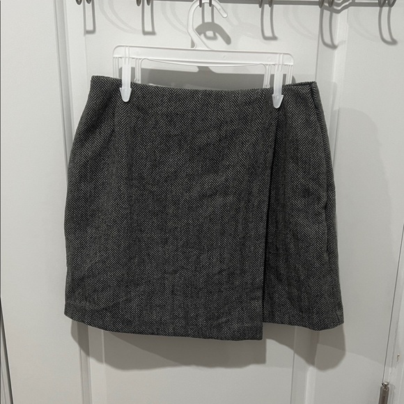 Uniqlo Charcoal and Black Herringbone Pencil Skirt Size Small - Picture 1 of 5